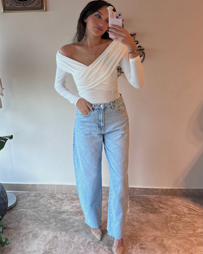 Off white Long sleeve V neck off shoulder top 4059