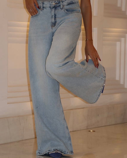 Wide legged baggy light blue jeans 3098