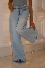 Wide legged baggy light blue jeans 3098