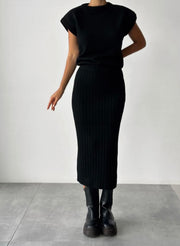 Maxi skirt with full neck sleeveless sweater 3055