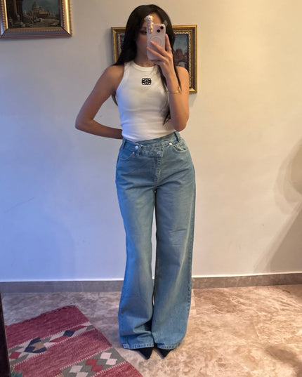 Light blue asymmetrical jean 4027