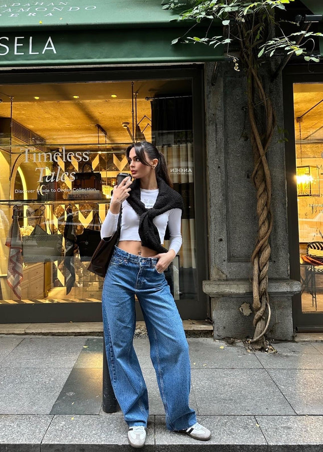 Dark blue high waisted straight jean 4075