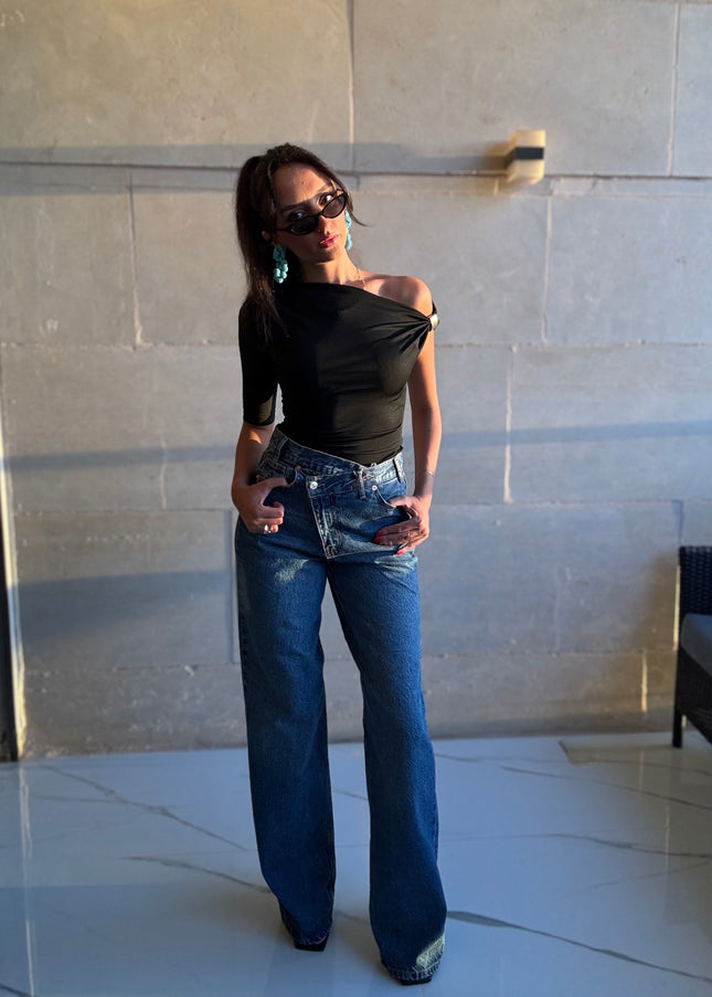 Dark blue asymmetrical jean 4027