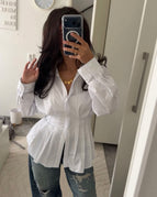 S / White