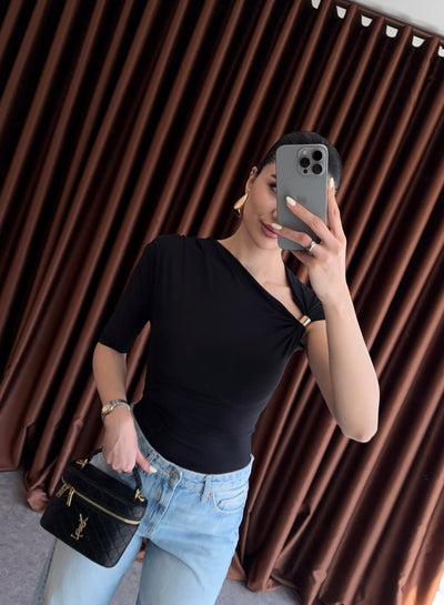 Gold chain shoulder detailed lycra top 4025
