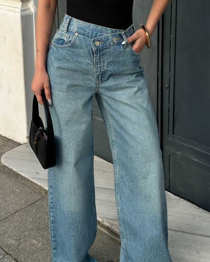 Light blue asymmetrical jean 4027