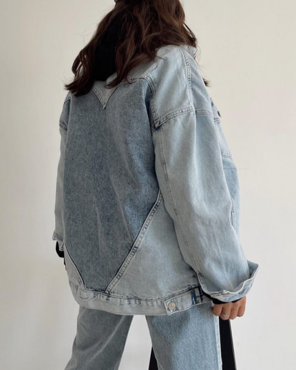 Heart-shaped back detailed denim jacket
