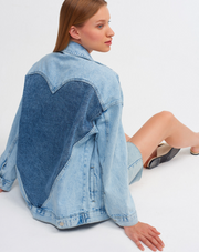 Heart-shaped back detailed denim jacket